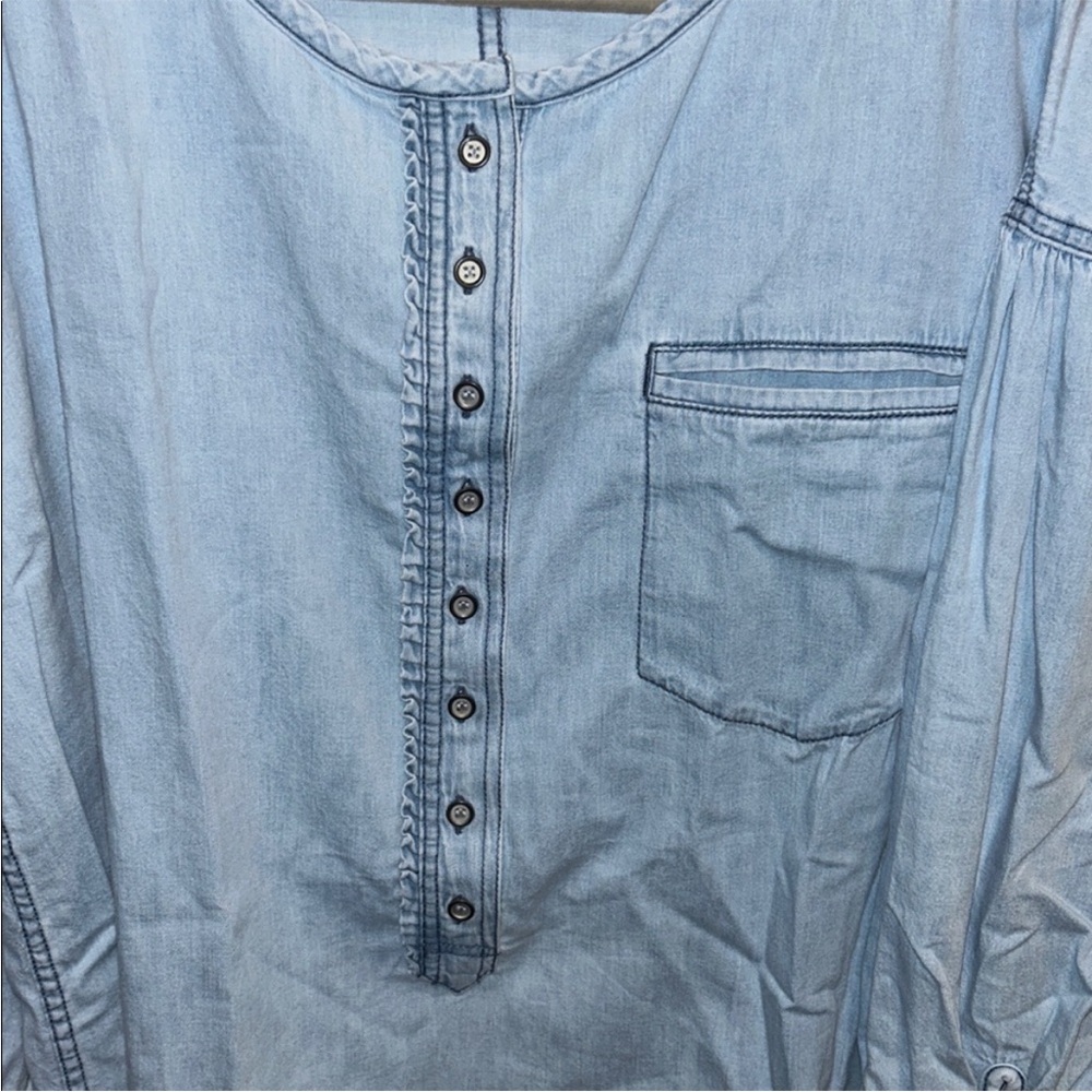 Free People NWT Denim Dreaming Pullover Size Large in So Soft Light Wash - Picture 12 of 12